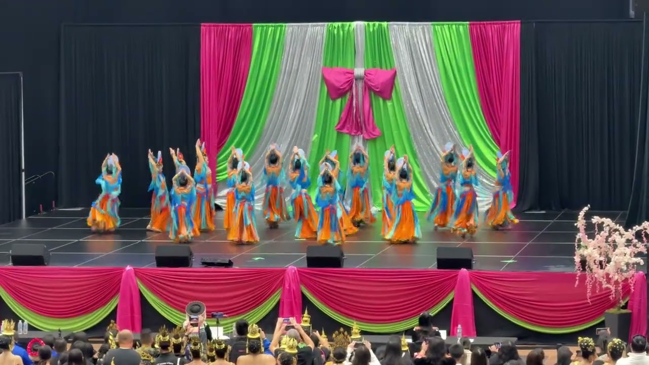 Vibrance - Eau Claire Hmong new year 2025 