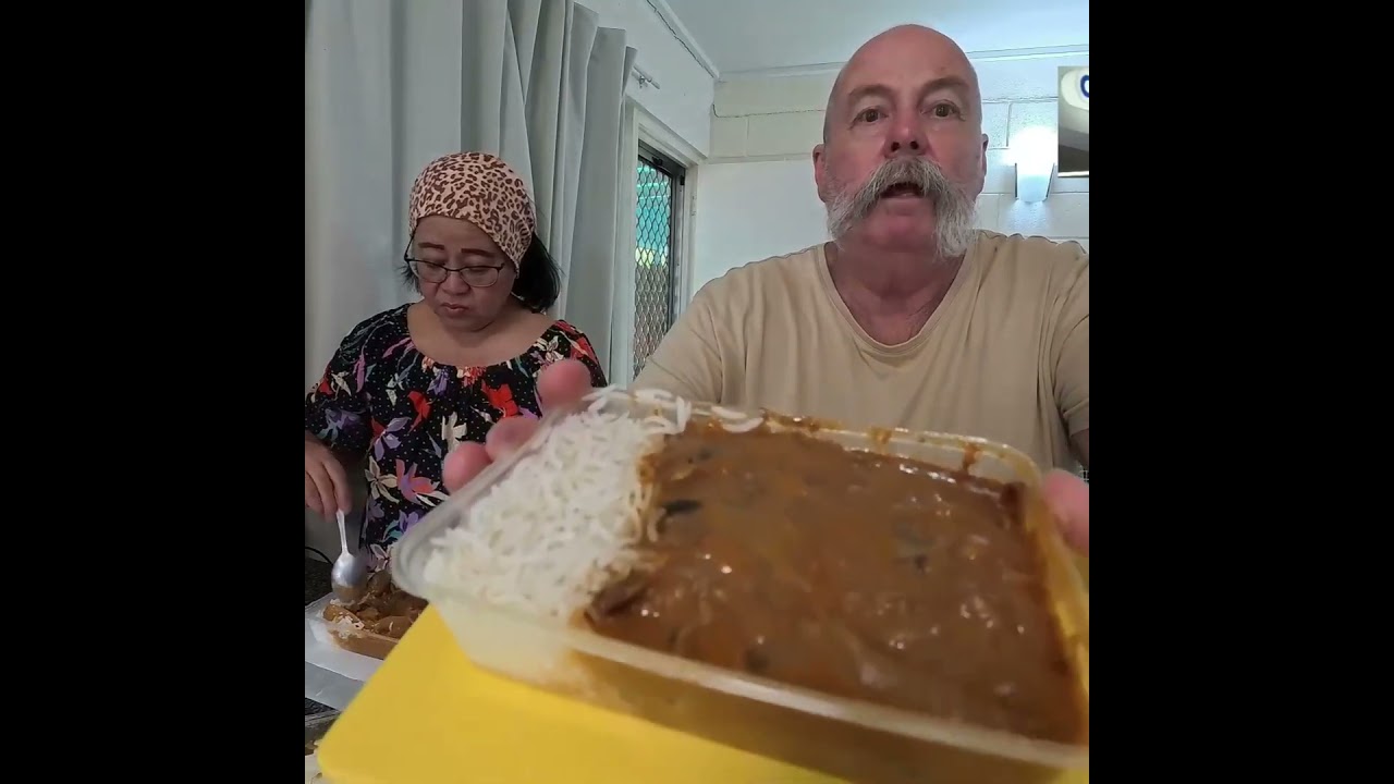 Обзор блюда &laquo;Бефстроганов&raquo; в IGA &mdash; стоит ли оно своих 5,50 долларов? #еда