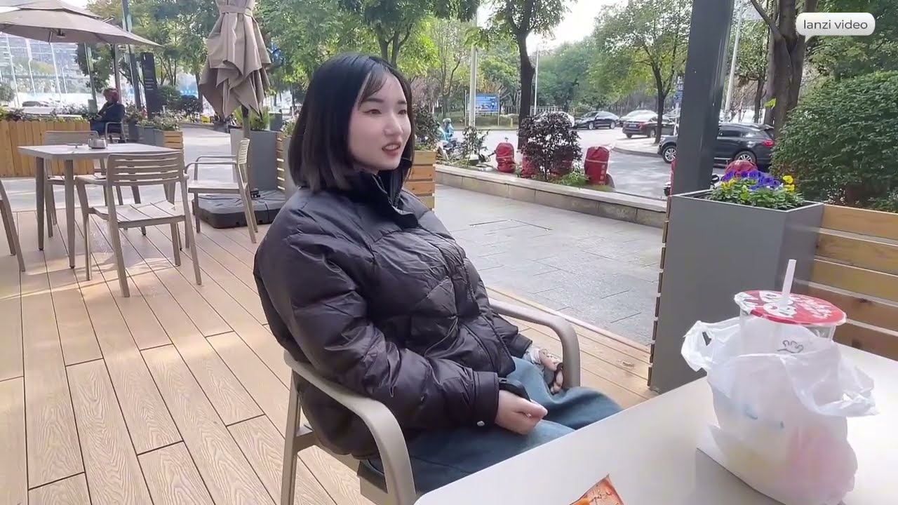 Beibei: Ooe Girl wearing prosthetics