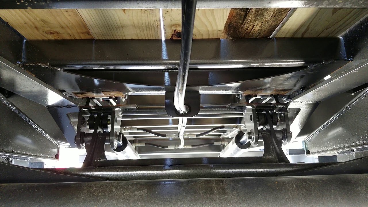 Diamond C  New Hydraulic self locking Dove Tail.