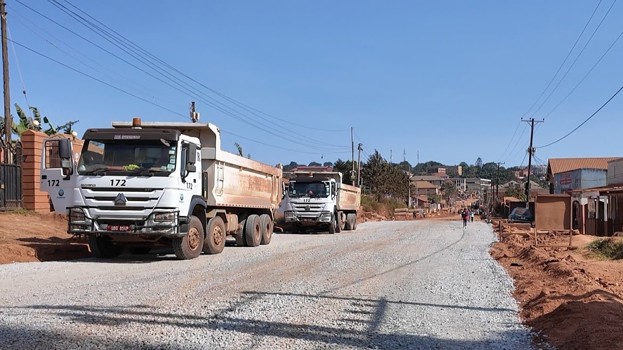 Строительство дороги Накивого-Кивафу-Киторо в городе Энтеббе