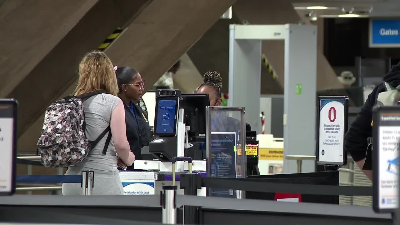 Что делает линии контроля безопасности в аэропорту Скай-Харбор такими эффективными?