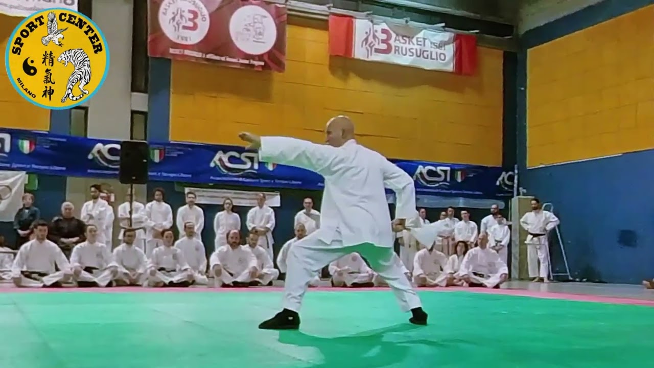 IL MAESTRO CUTURELLO ESEGUE LA TERZA FORMA DI SCIABOLA DI SHAOLIN, 8° TROFEO M° ROBERTO FASSI
