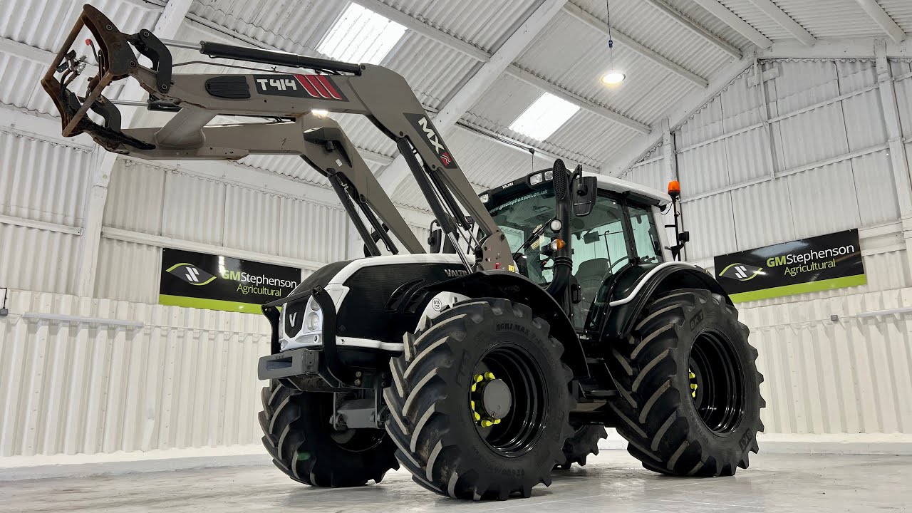 VALTRA T173 Walk Around