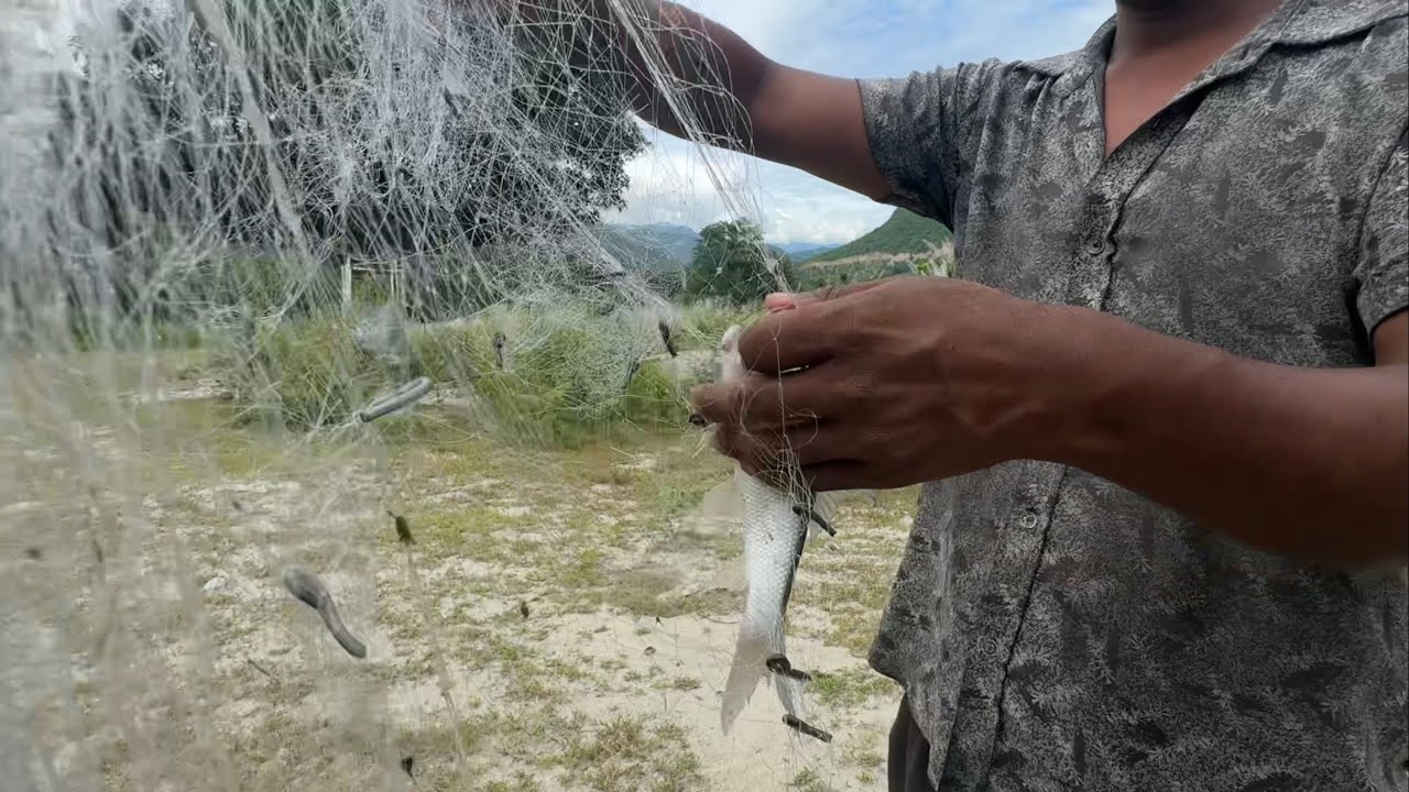 Fising in the Sunkoshi River of Nepal (vlog) #fishing #trending