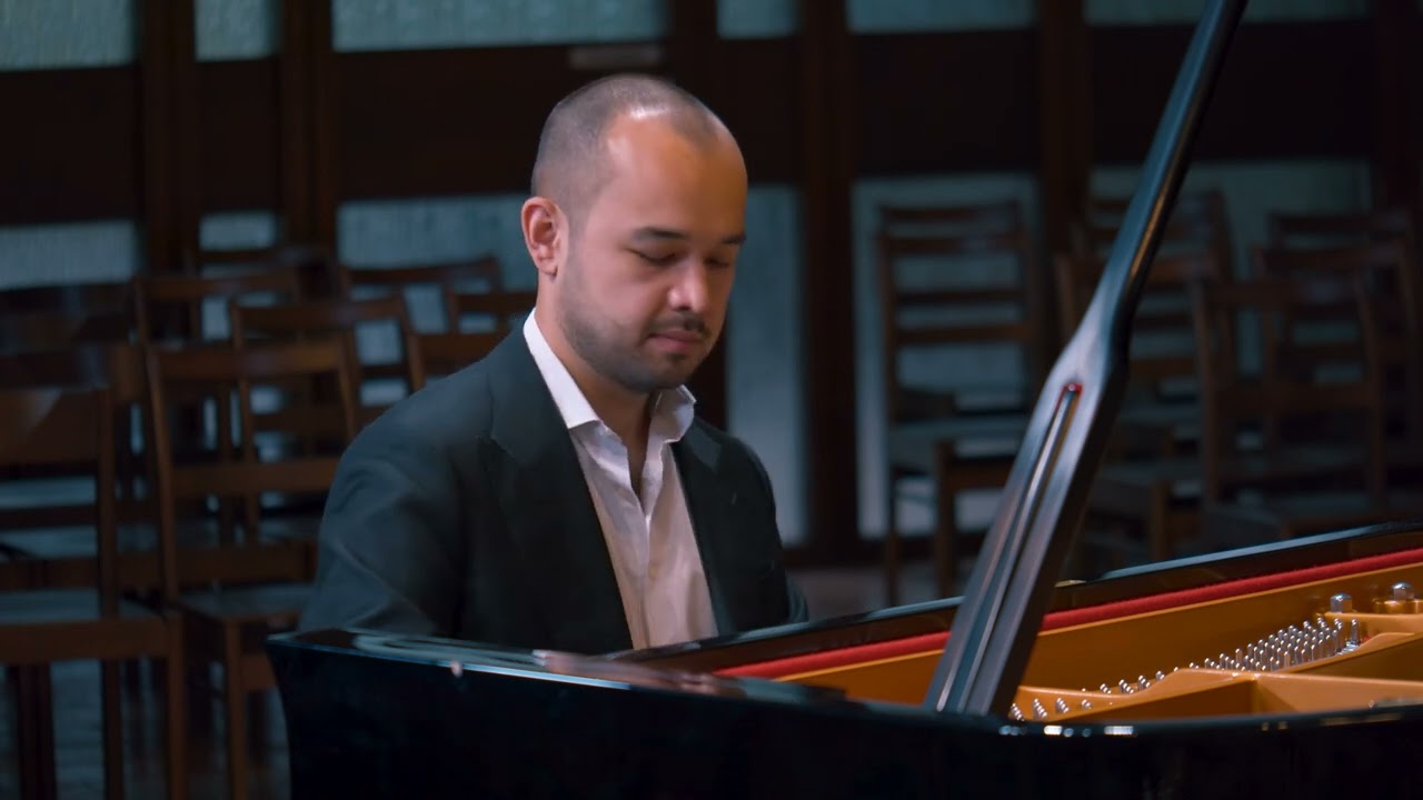 François-Xavier Poizat plays 