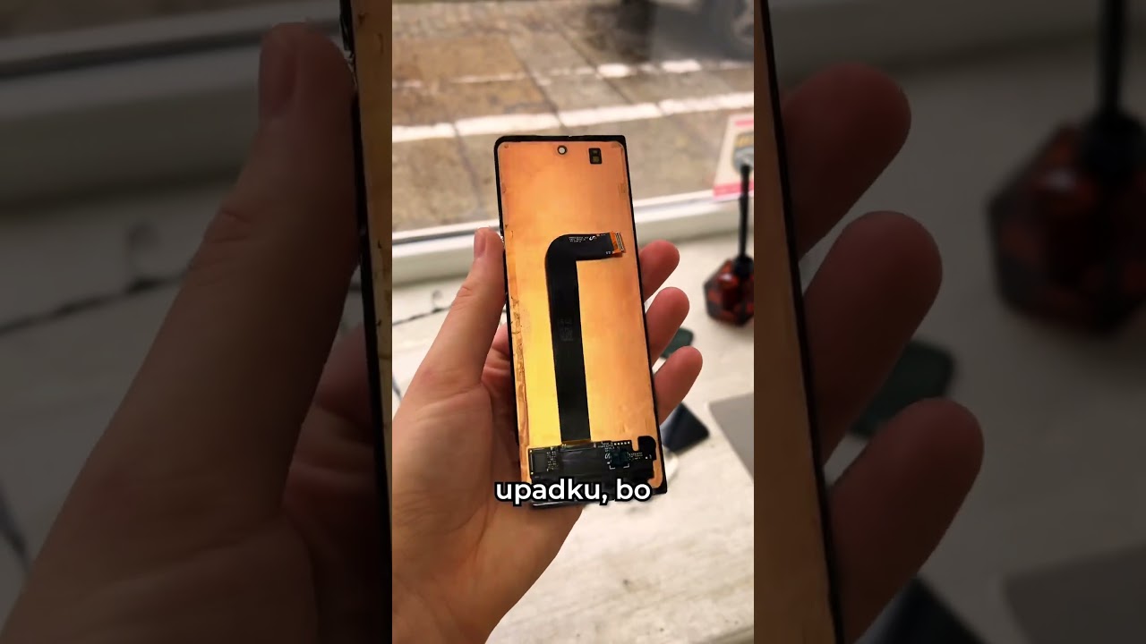 Ach te Foldy.. takie nie do końca 🤣 #samsung #serwis #fold #sigmaboy #wymianaszybki