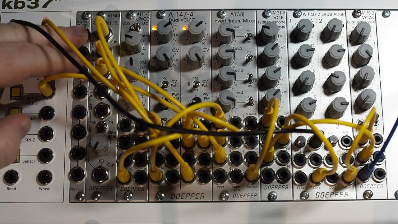 Doepfer A-147-4 Dual VCLFO in einer minimalen System-Konfiguration