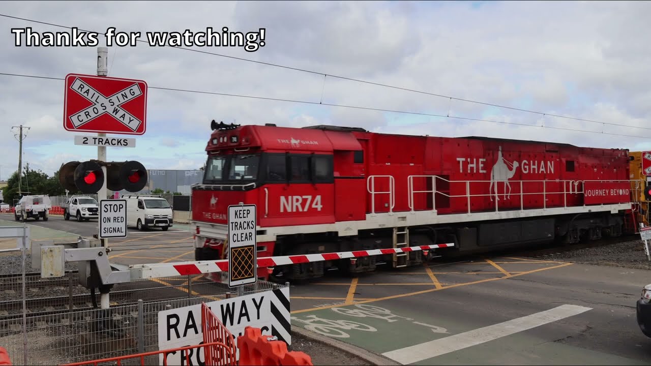 (Brand New Signal!) UPGRADED Maddox Road Level Crossing, Newport | LXRA Upgrade