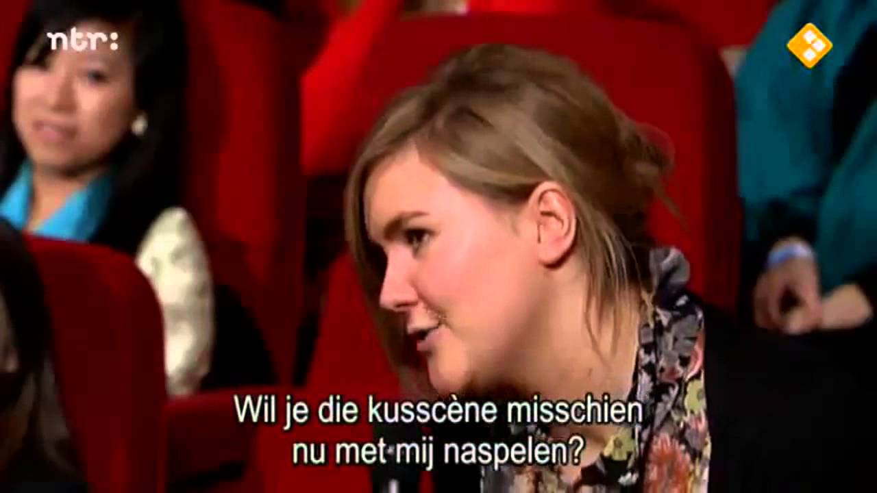 2013 - Richard Gere kisses Dutch student (College Tour)