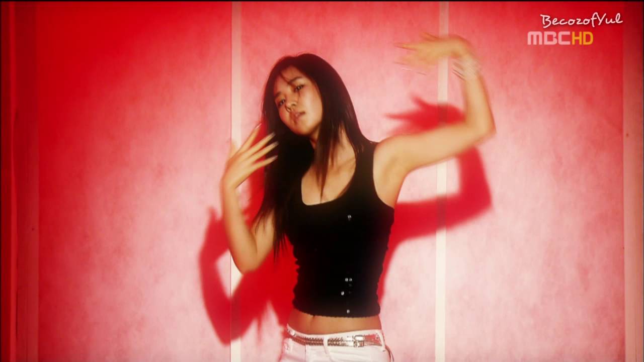 SNSD Yuri Dancing Stage