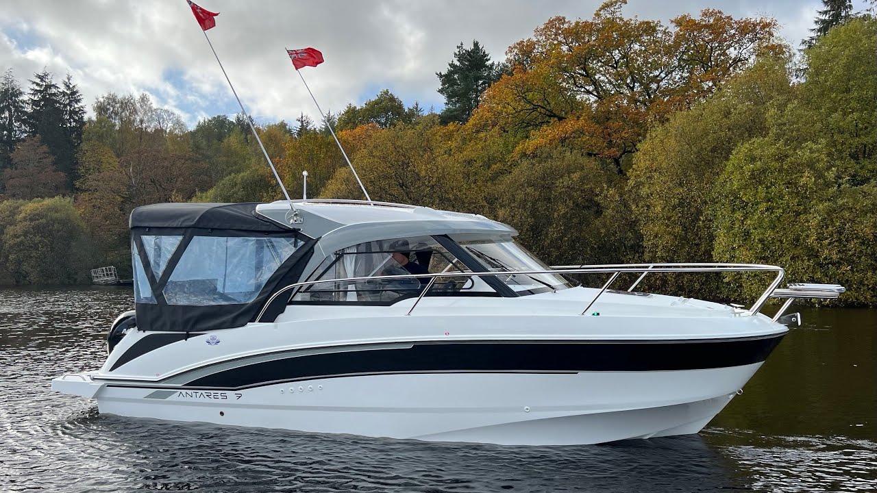 Абсолютно новый Beneteau Antares 7 2023 года выпуска за 89 995 фунтов стерлингов. Всепогодный уик...