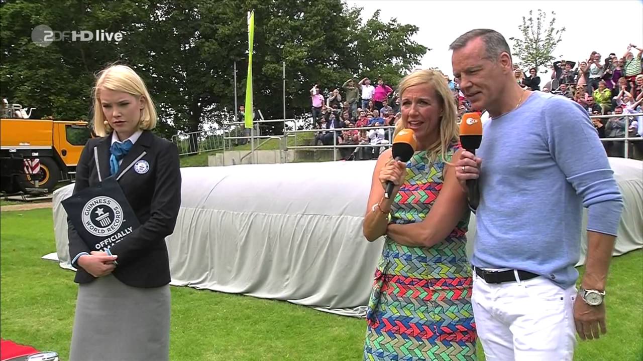 Bungee Jumping - Oliver Gratzer hält das Bungeeseil - ZDF Fernsehgarten 03.07.2016
