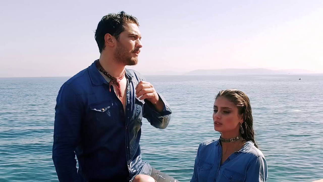Yazın tüm enerjisini üzerimizde hissettiren reklam filmimizden kamera arkası görüntüleri...