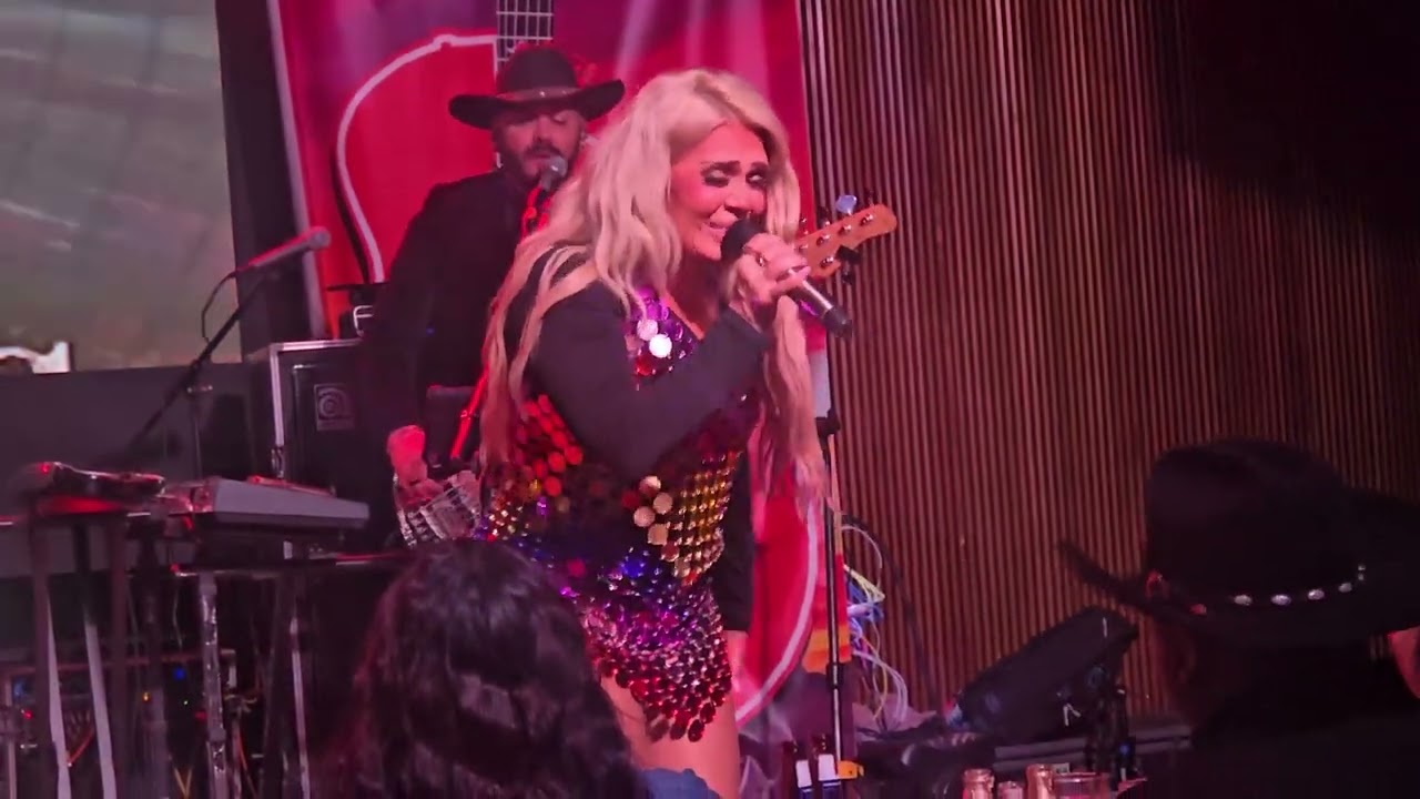 Stefani Montiel Kissitos