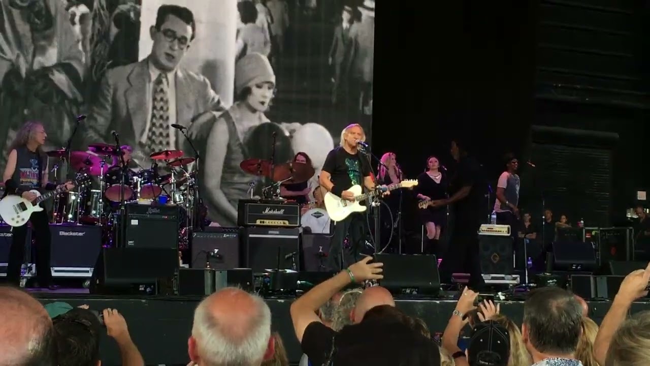 Walk Away by Joe Walsh in Tampa, Florida 2016