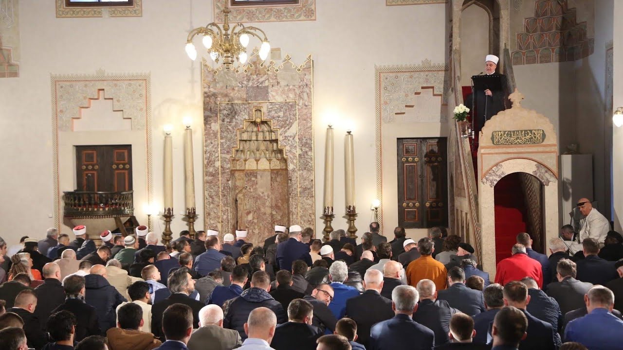 Bajram-namaz u Sarajevu: Vjernici iz cijelog svijeta u Gazi Husrev-begovoj džamiji