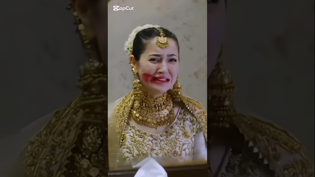 Pakistani Actress Crying 😭 Look #pakistaniactress #haniaamir #ayezakhan #sabooraly #crying