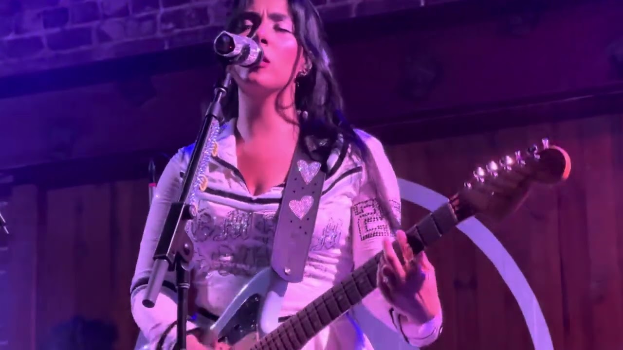 Pom Pom Squad perform &ldquo;Drunk Voicemail&rdquo; at The Social, Orlando