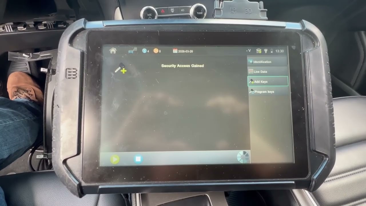 Взлом защиты OBD Ford: руководство по программированию бесконтактной системы Ford Edge 2024 года.