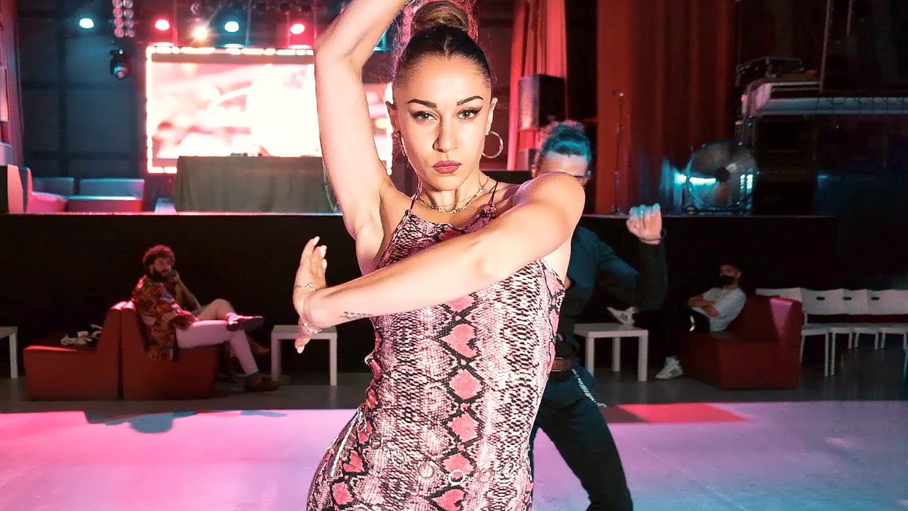 Elena Khamsi & Derek.  (Mariposas) Mario Baro [📍Valencia, Bachata] (BACHATA PASIÓN❤️‍🔥)