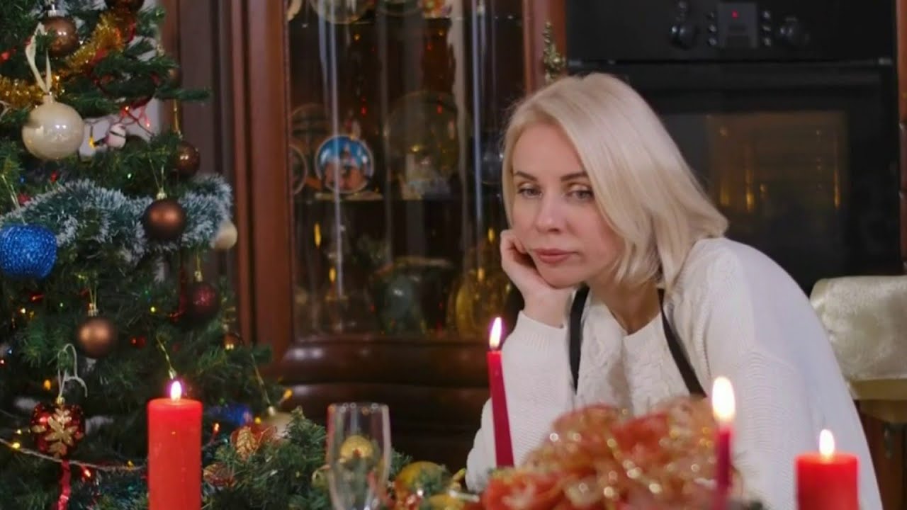 Here's what experts are saying about ways to ease holiday social anxiety