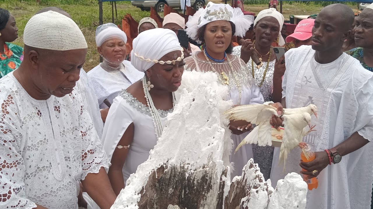 Yeye Omi Oodua Olori Afolasade Ashley Ogunwusi Offers Prayers at World Olokun Festival in Ile-Ife