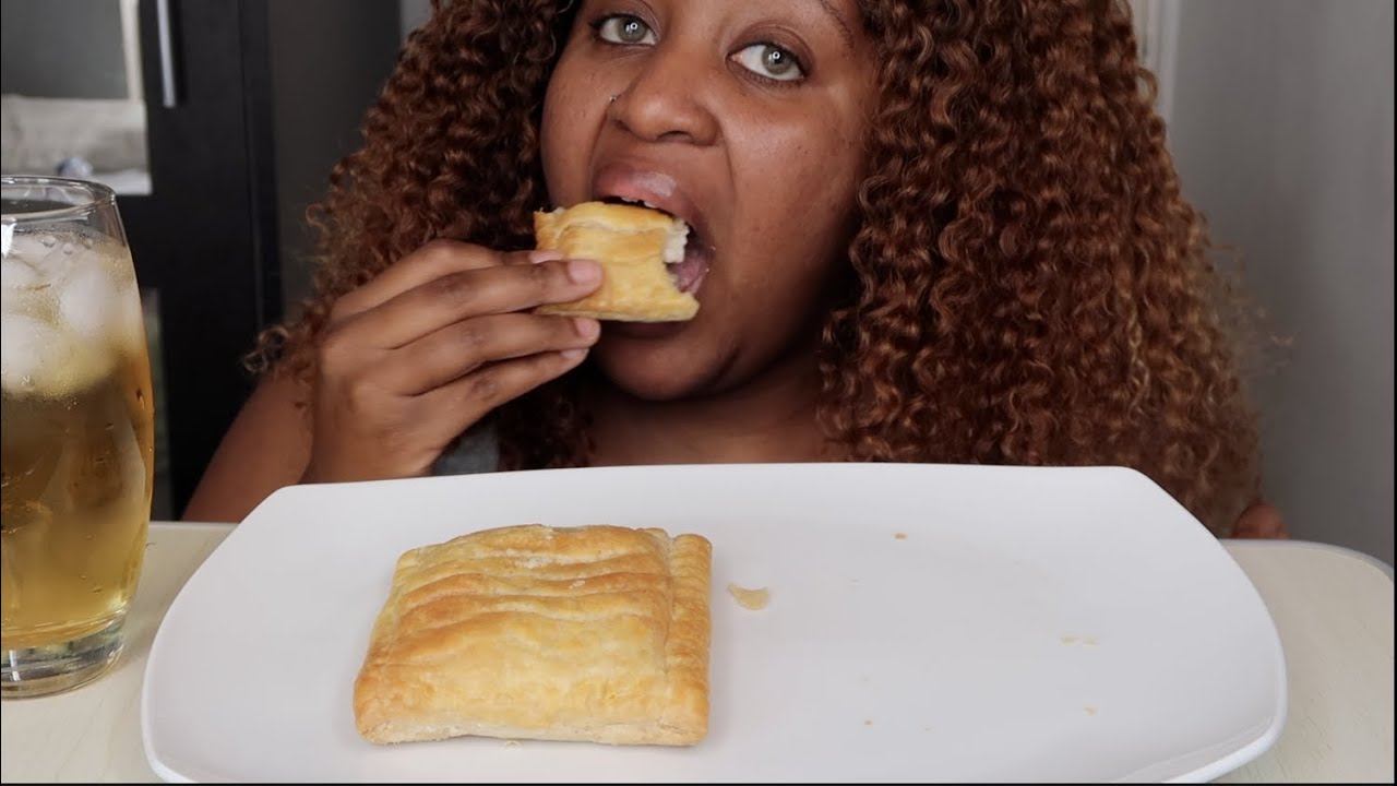 Greggs Chicken Bake Mukbang (Iceland) | Review| Intense Eating Sounds | Greggs Quarantine Hack 묵방