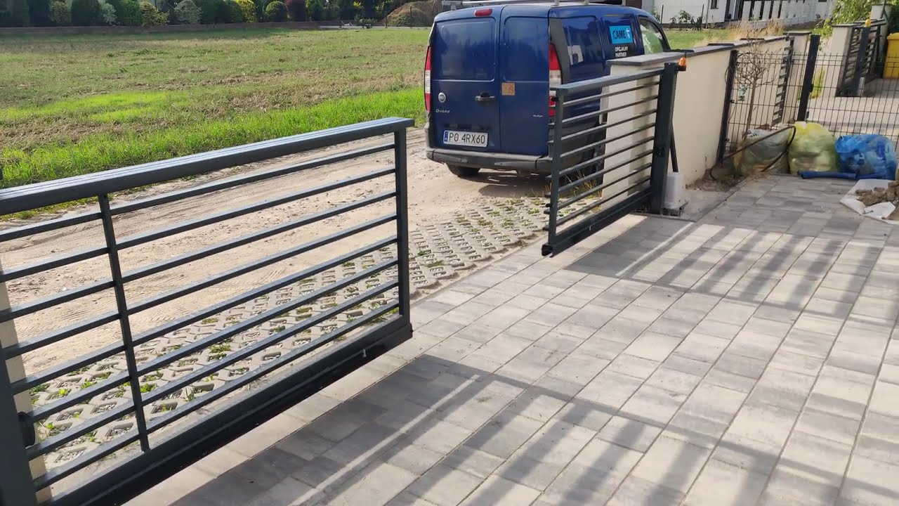 Bram przesuwna podwójna. Na siłownikach Turbo 500 KEY.