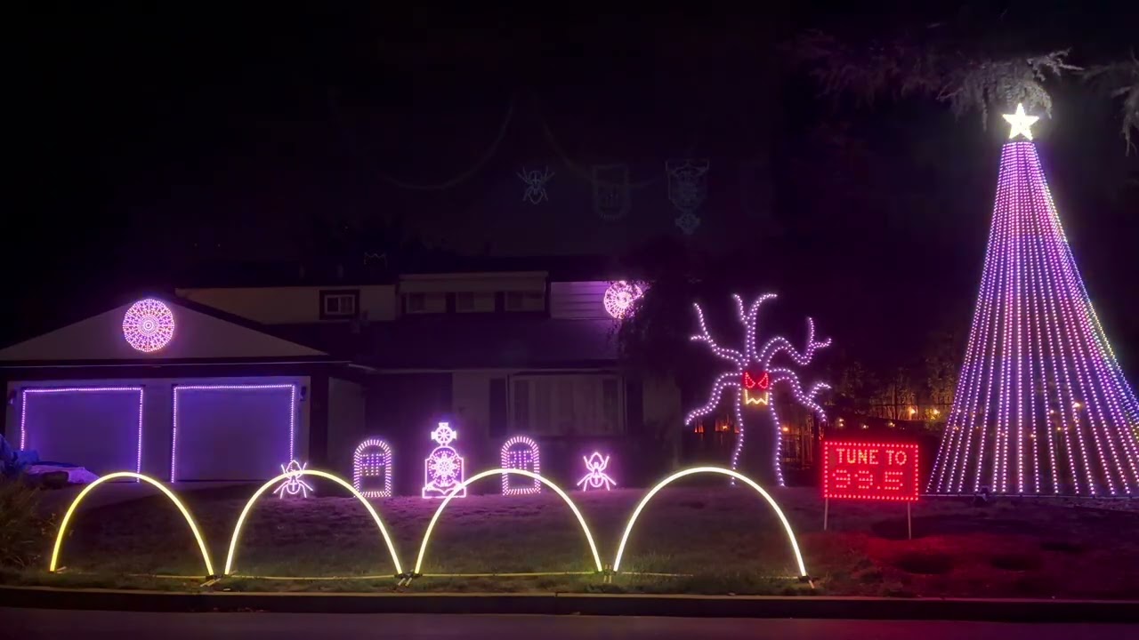 2025 Larson Halloween Light Show Ghostbusters