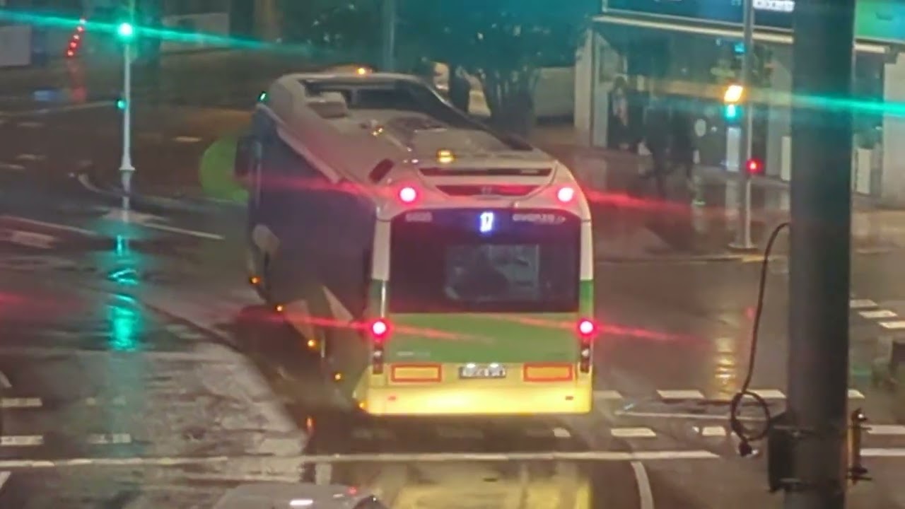 Here is the Vitrasa bus 6805 on the number 17 in Vigo Sunday 15 February 2026