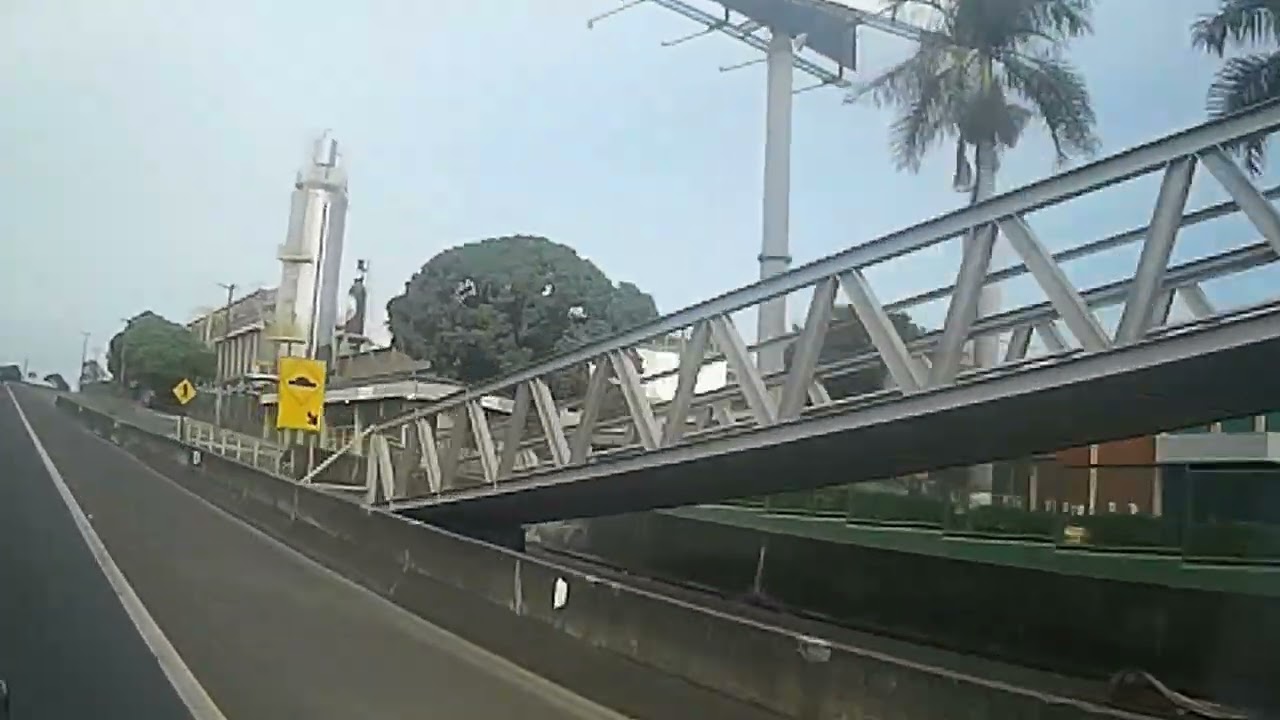 Os Veteranos MG de Itu motocando poraí, XRE300 Em um dia indo ao trabalho.