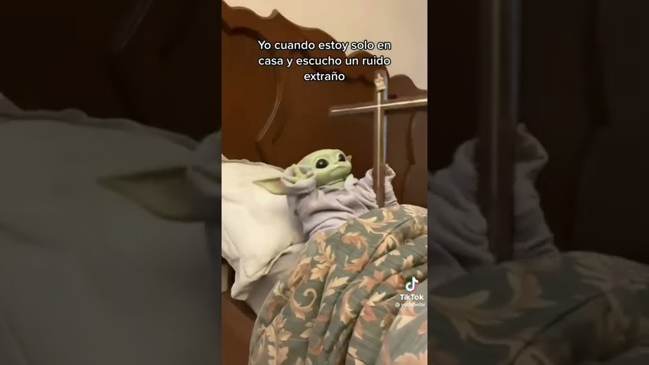 [FUNNY] Yoda Beibi - Alabare a mi Se&ntilde;or #yoda #paranormalactivity #alabanzas