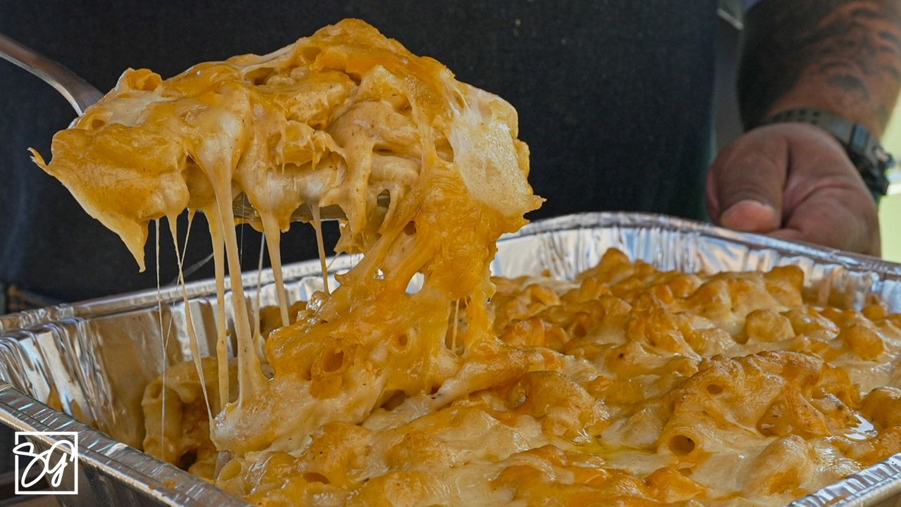 Ever Tried THIS Smoked Mac and Cheese Burger?