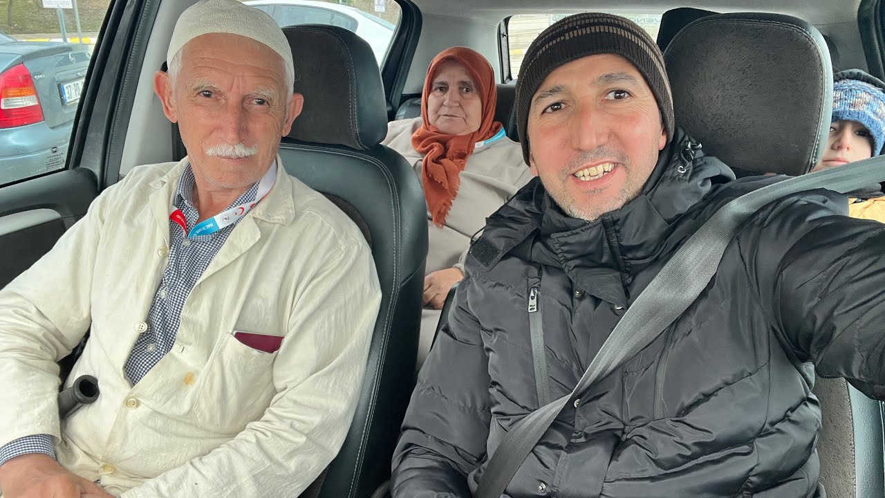 Annem babam Ümreden dönüyor karşılamaya gidiyoruz sohbet muhabbet