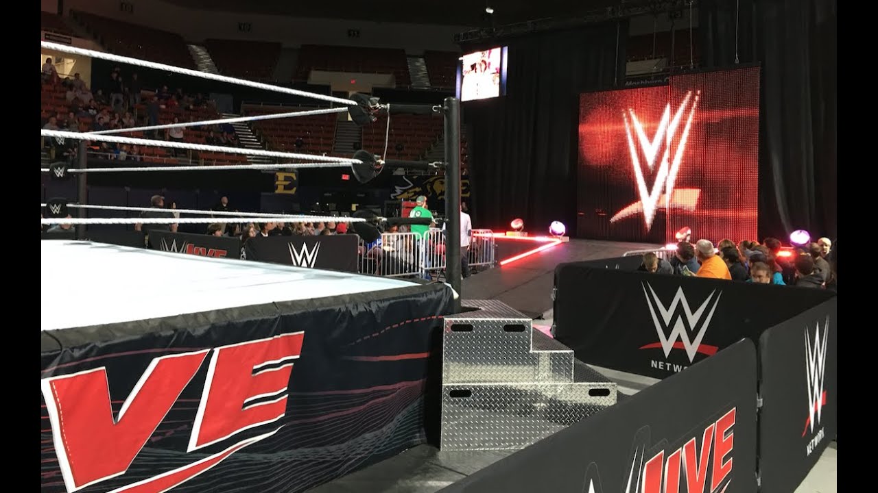 WWE Live 12/04/15 FRONT ROW (Johnson City, TN) | Brandon Hodge Vlog #16