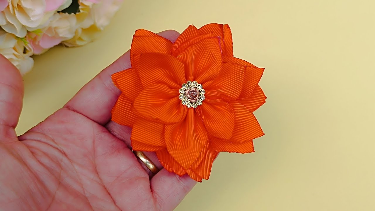 FLOR MOANA / Flor de gorgorão #lacosfaceis #diy #floresartificiais #flores #lacodefita #ribbon #bow 