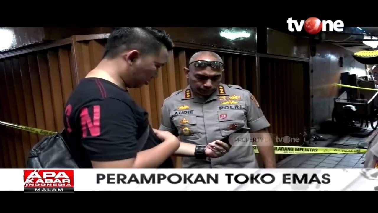 Perampok Bersenpi Gasak Toko Emas Di Siang Hari Bolong