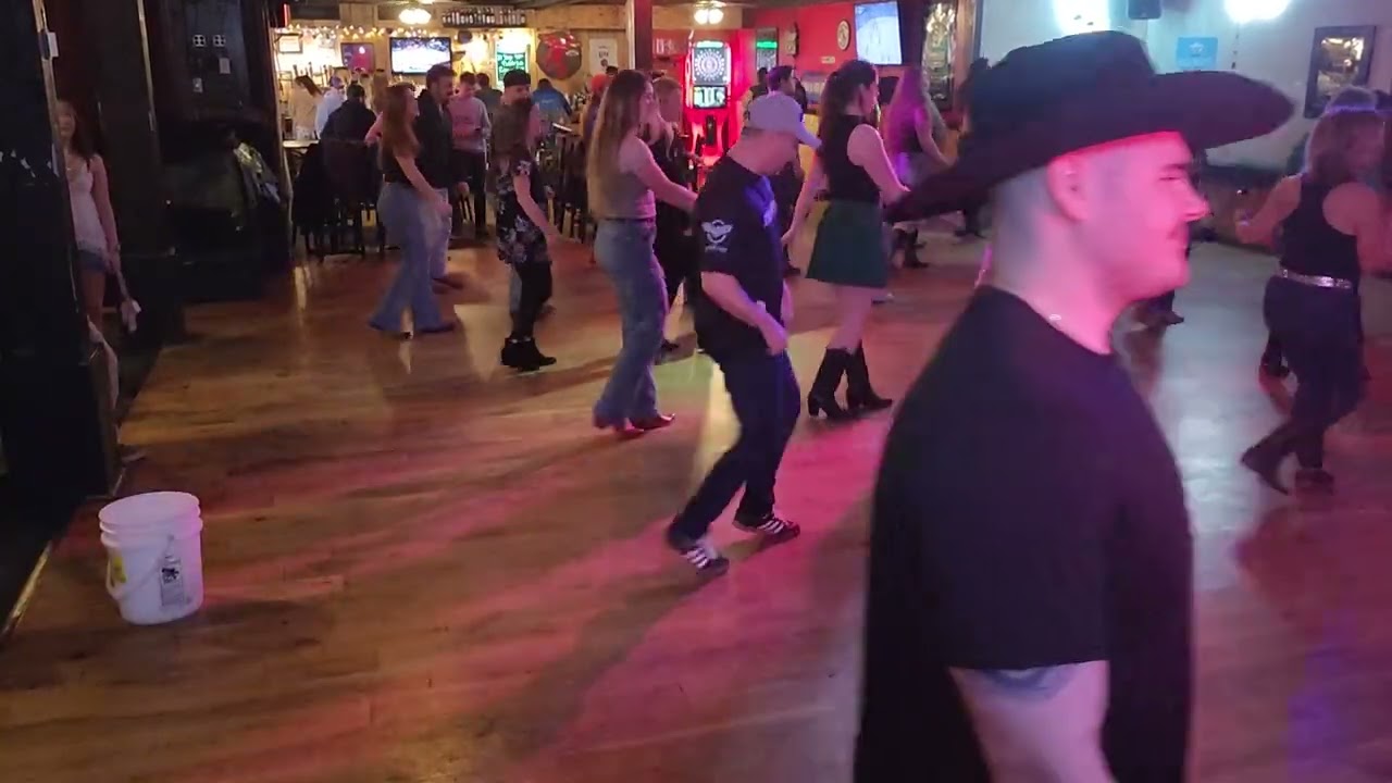 Somethin bout a woman - line dance demo