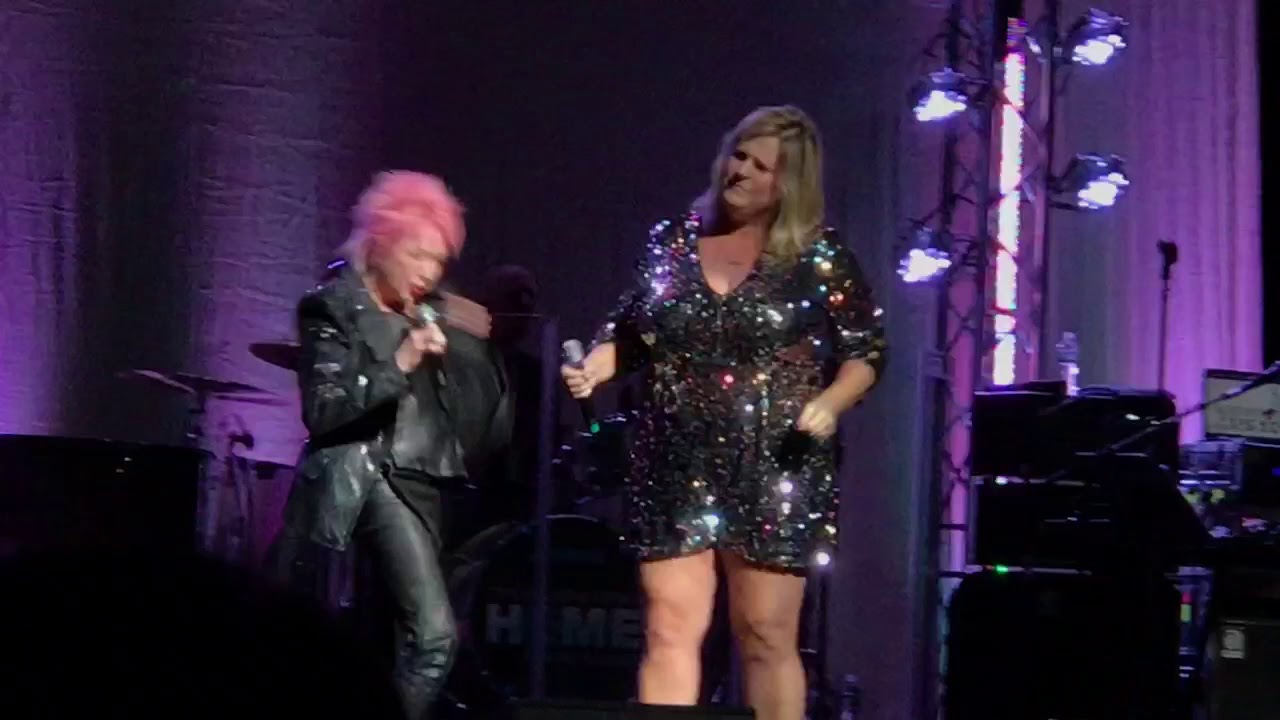 Cyndi Lauper sings “under pressure” with Bridget Everett