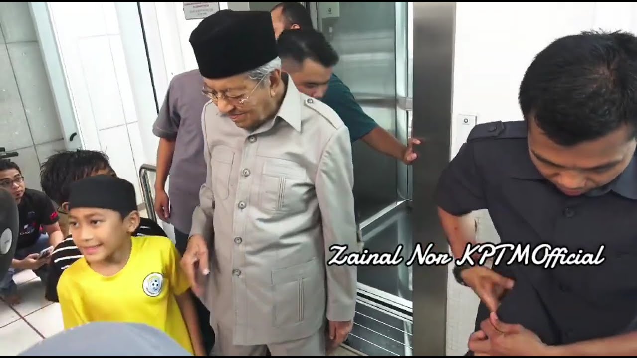 Tun Mahathir Solat Jumaat di Masjid Negara, Kuala Lumpur