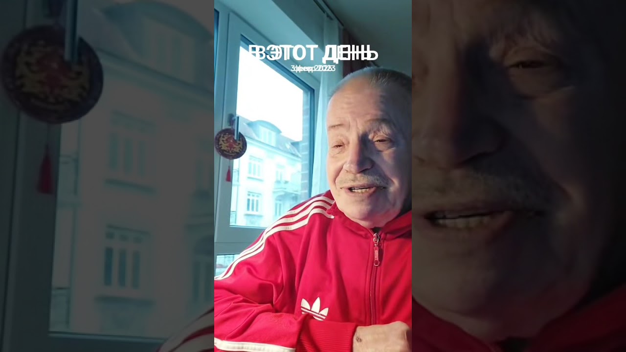Нам песня строить и жить помогает 