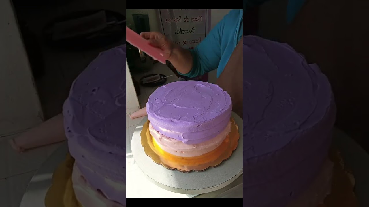 Hola Bombones vamos a decorar este pastelito de chocolate y Nutella 🍫