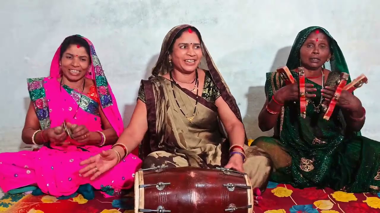 मन करिया तन गोरे हम जान गए गुन तोरे......!!☺️🧡#गीत #बुंदेली 
