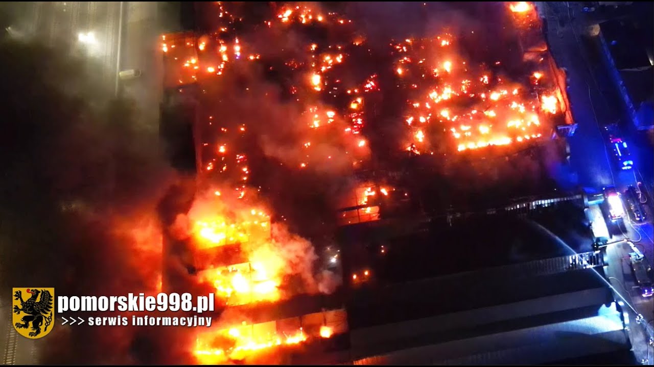 Pożar hali ZNTK w Gdańsku 1/2