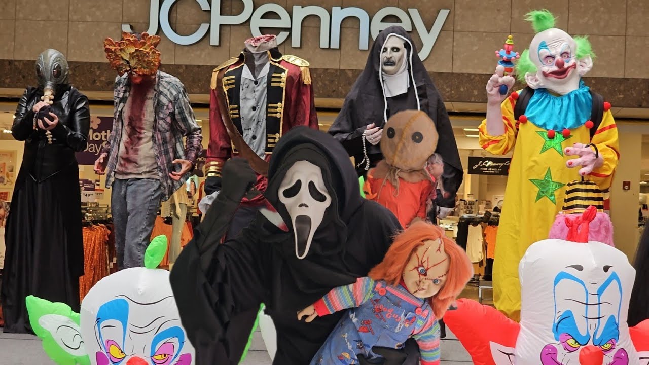 Monster Con: Halfway to Halloween Costume Contest (day 2)