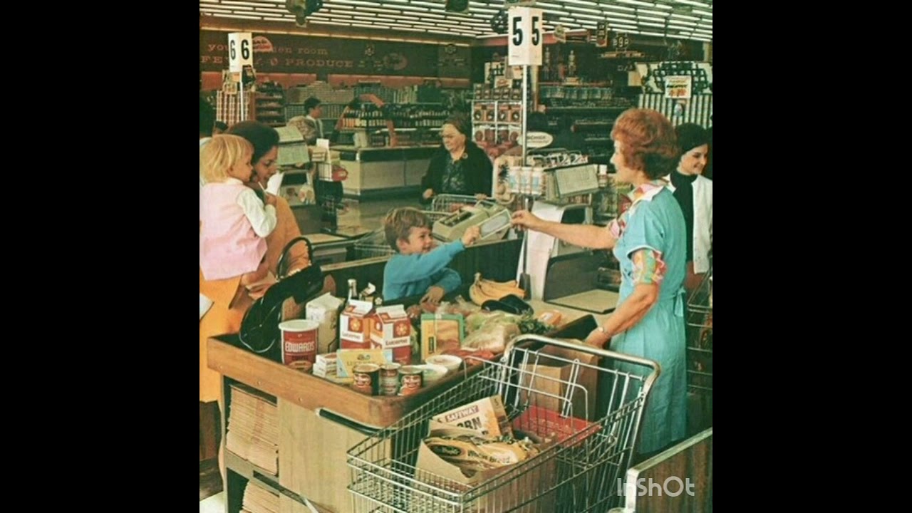 Plus Crier - At The Mall