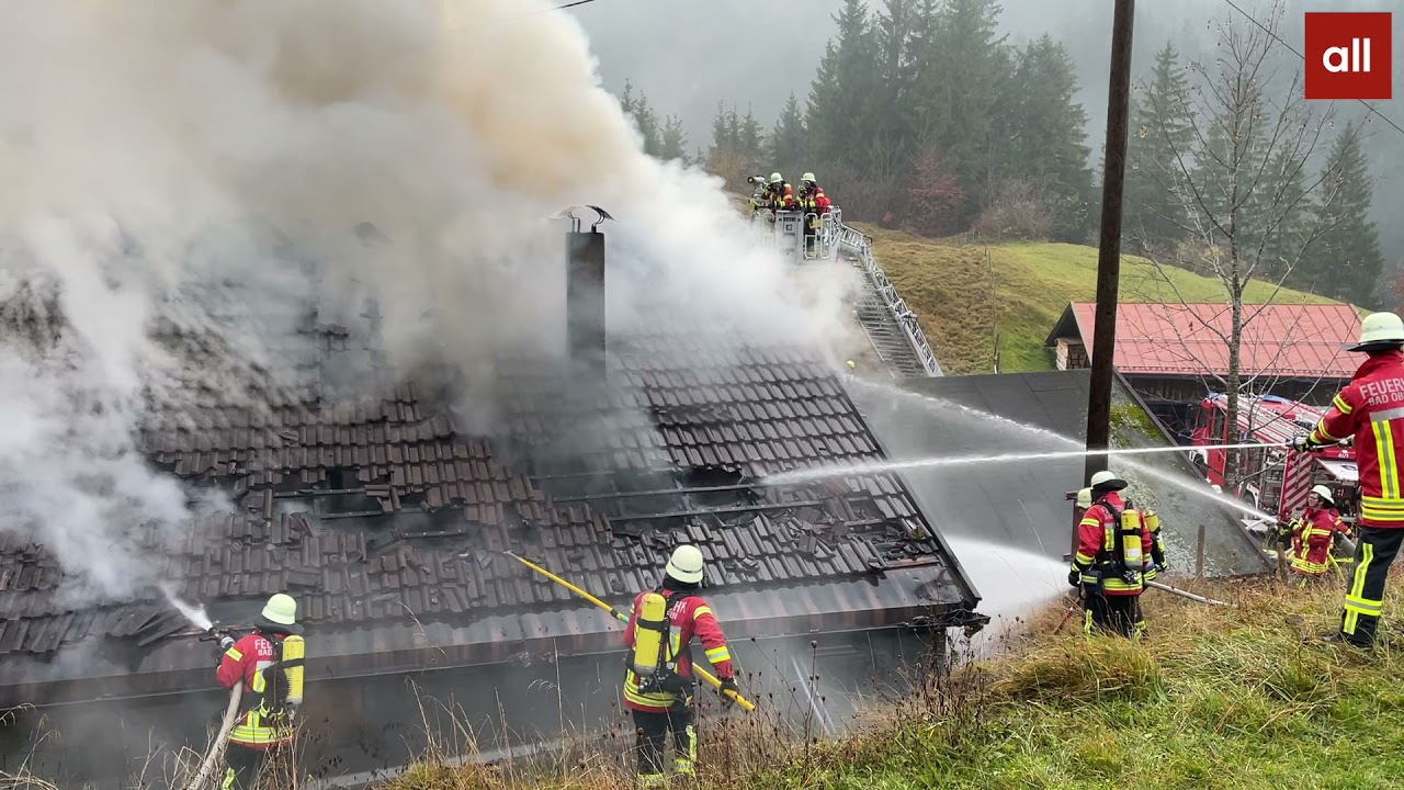 Haus in Bad Hindelang in Vollbrand: Feuerwehr ist vor Ort