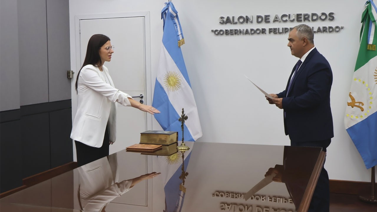El Ministro Diego Gutiérrez tomó juramento a la Subsecretaria Gabriela Madzarevich