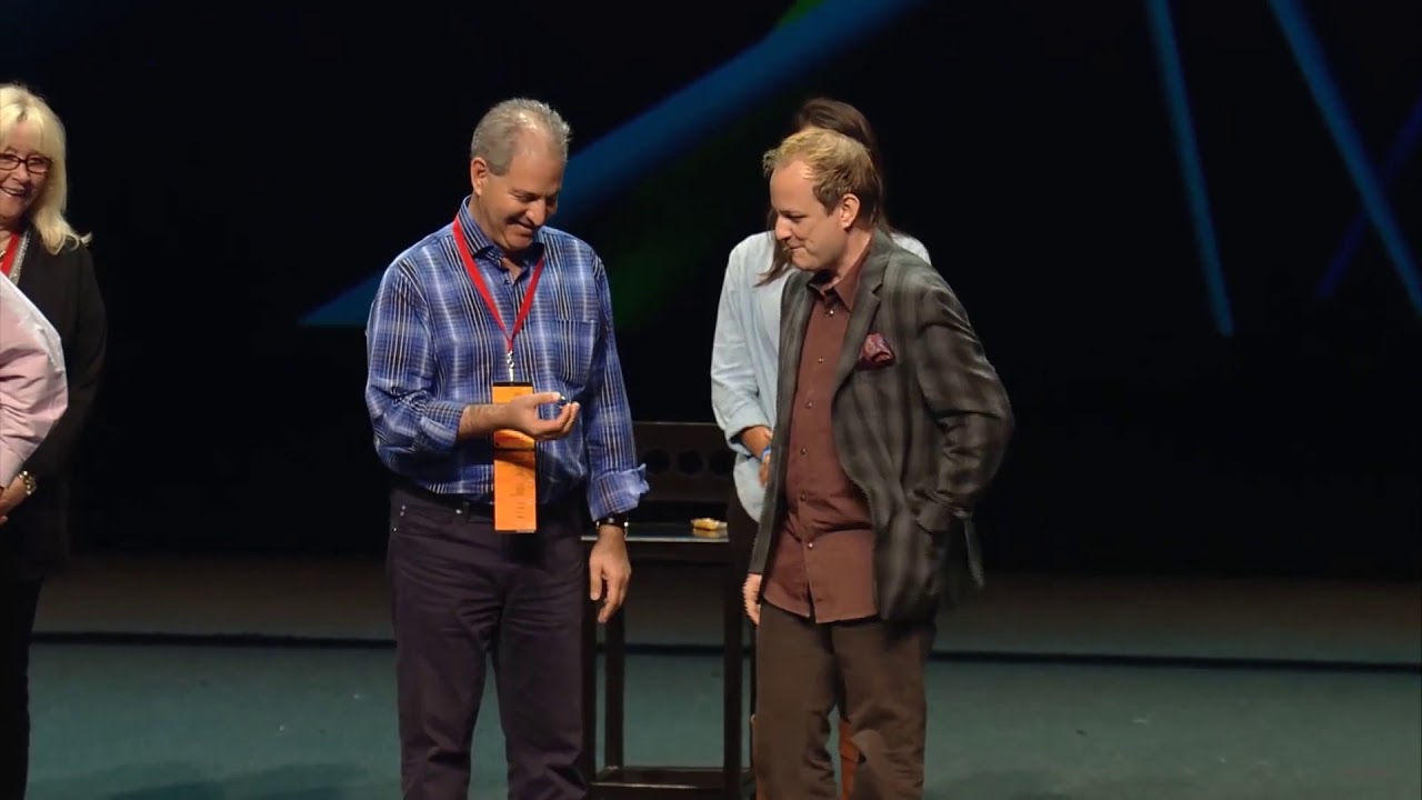 Apollo Robbins   La Ciudad de las Ideas 2013 